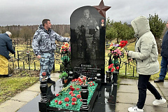 Столичные спецназовцы почтили память погибшего при выполнении служебного долга боевого товарища